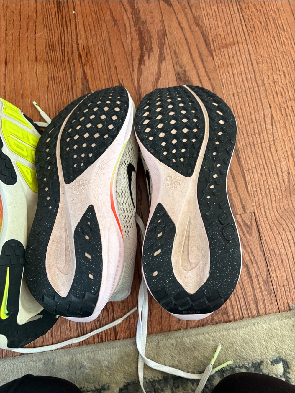 Nike zoomx Women shoes. Size 8.5 - Picture 5 of 6